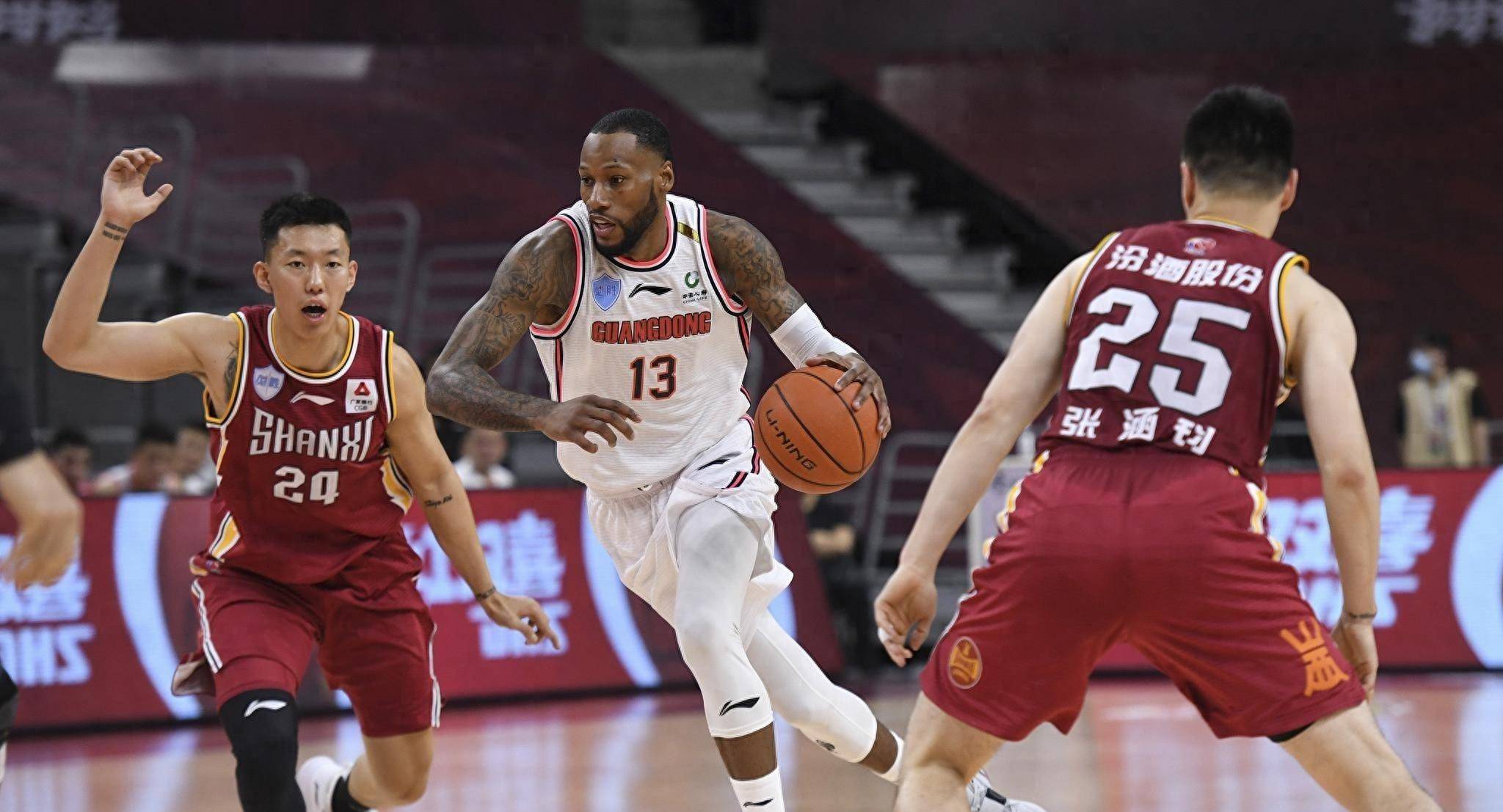 广东队全队发挥出色，大胜对手