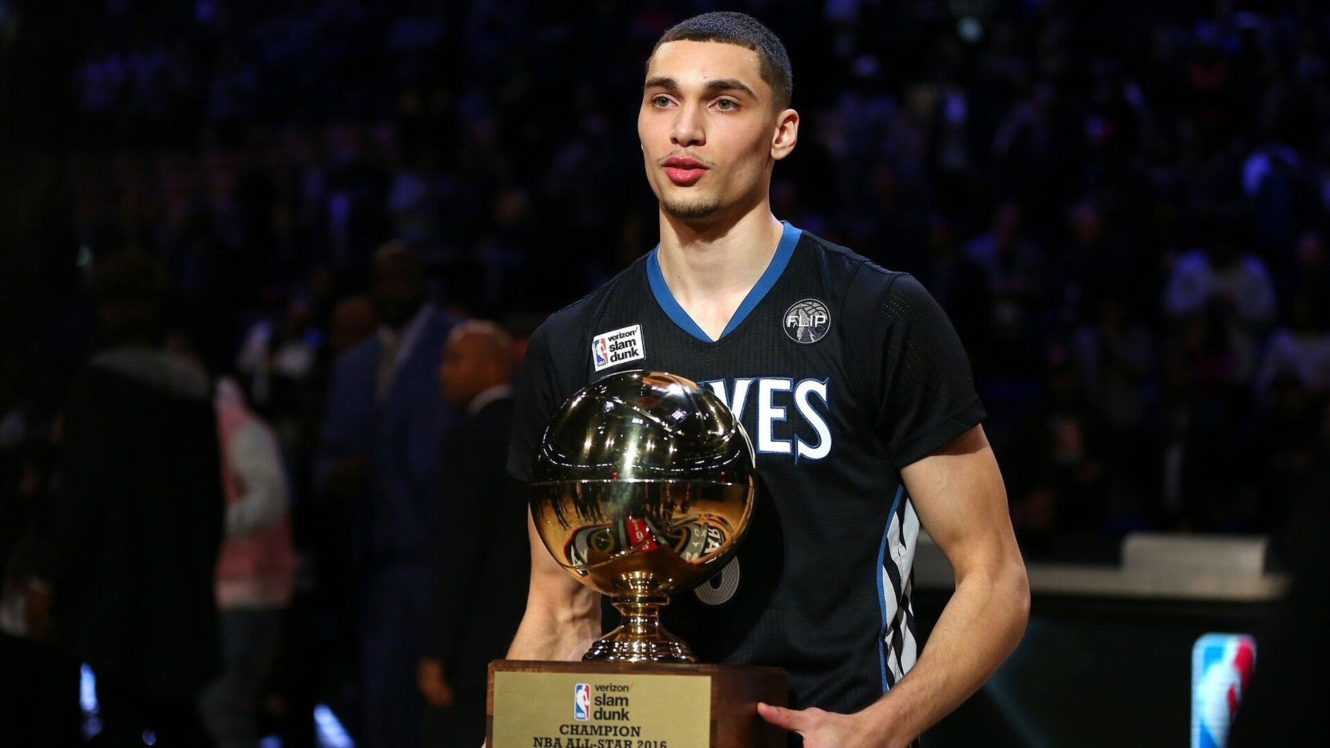 开云体育登录-浓眉个人能力完全展现，步行者末节带走开拓者