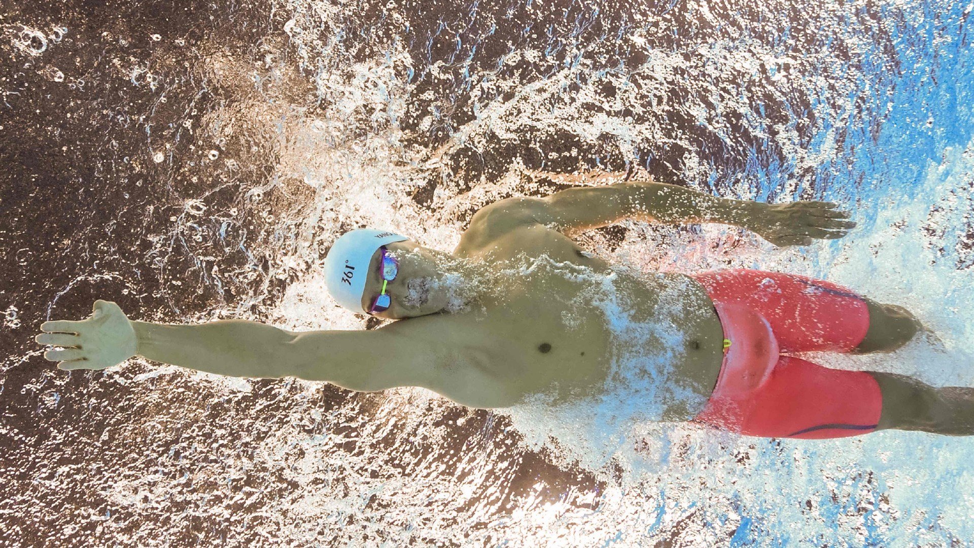 米切尔独舞夜空,火箭对阵上海队,个人能力诠释篮球艺术